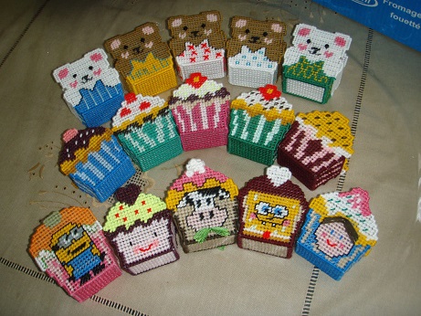 Cupcakes: Geborduurd door Lea Janssens.
